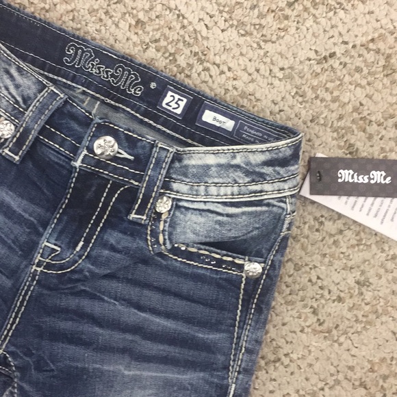 NWT Horseshoe Miss Me Boot Jeans! - Picture 5 of 8